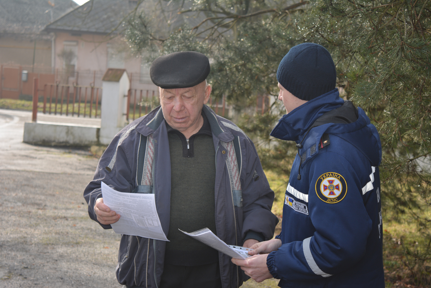 Рятувальники Ужгорода навчали мешканців Соломонова бути ще мудрішими у питаннях пожежної безпеки (ВІДЕО)
