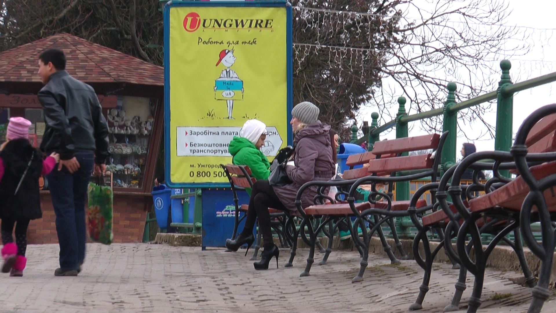 Без штрафів та попереджень: правила встановлення реклами в Ужгороді (ВІДЕО)