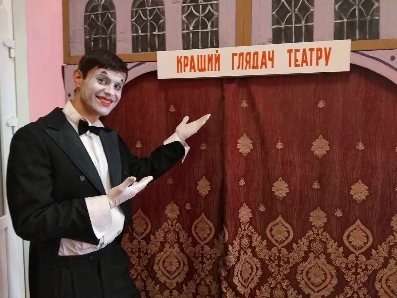Міжнародний день театру краяни святкували у Мукачівському драматичному театрі