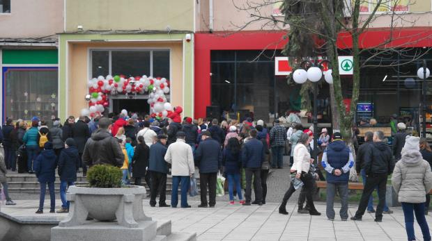 В Берегові замість «Вопак» відкрили супермаркет відомої у світі мережі