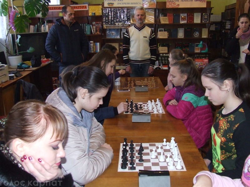 У Берегові вперше провели чемпіонат міста з шахів серед дівчат