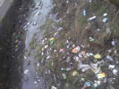 Най іще намечуть сміття, і катастрофічний паводок на Закарпатті гарантований (фото)