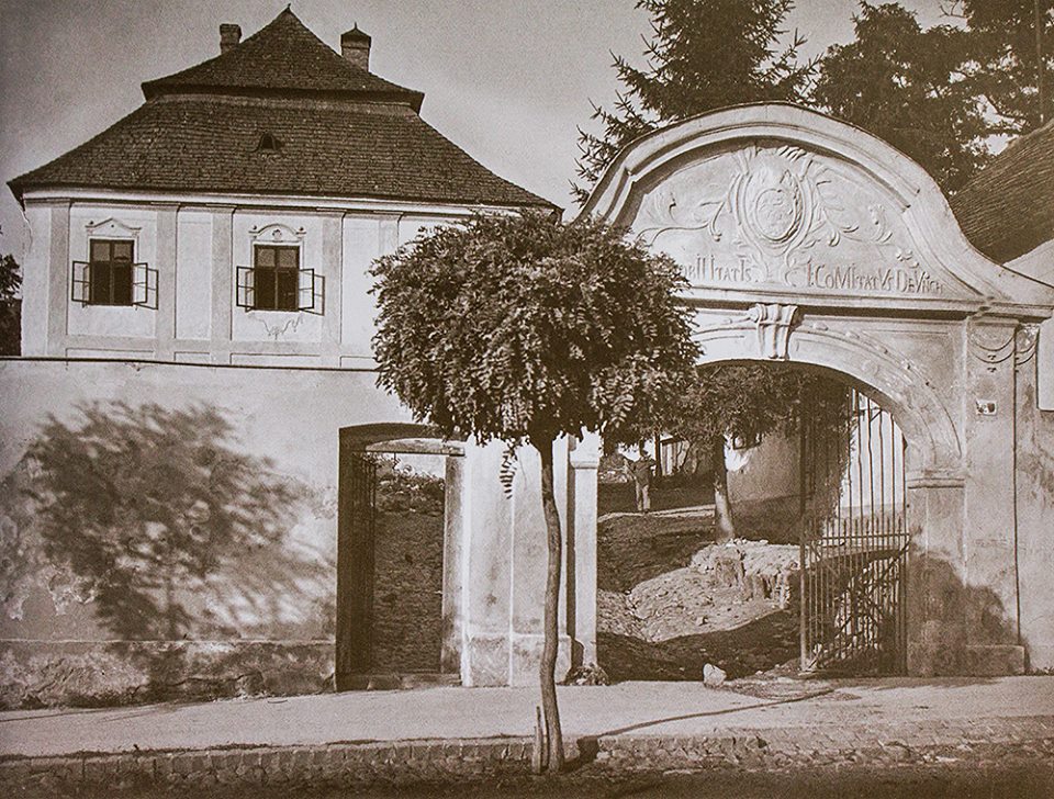 Фото з архіву: Старий жупанат в Ужгороді - будівля правління Ужанського комітату