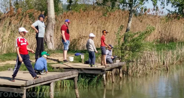 У Берегові запрацювала школа для юних рибалок