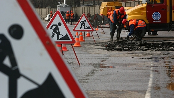 В Ужгороді ведуться ремонтні роботи на перехресті вулиць