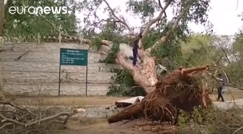 Найсильніша пилова буря в Індії за останні 20 років: сотні жертв (відео)