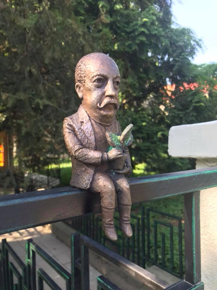 В Ужгороді з'явилася нова міні-скульптура (фотофакт)