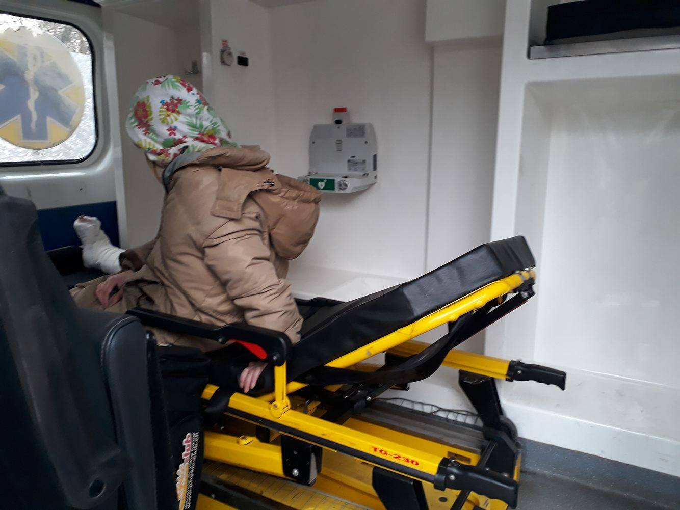 У Мукачівському соцзахисті розповіли про "жінку-плювачку" на інвалідному візку