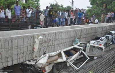 В Індії обвалився міст: 15 жертв