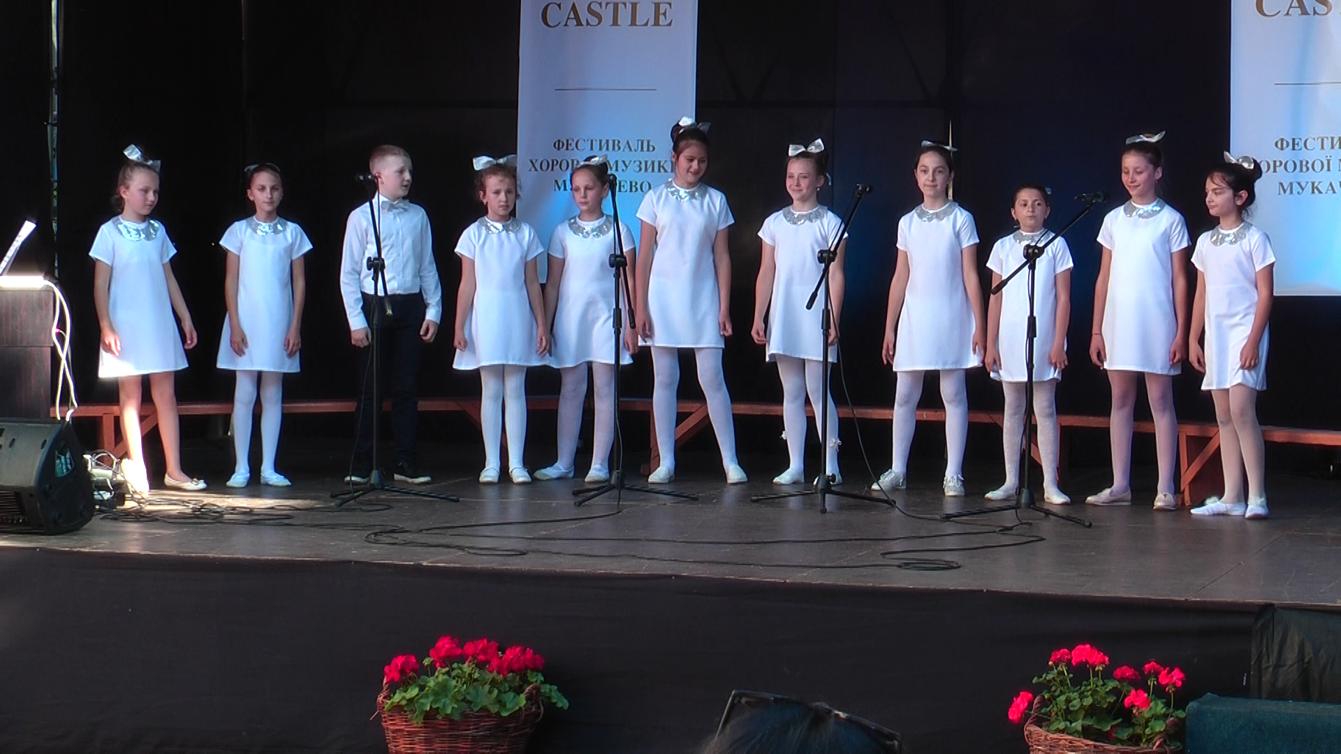 У Мукачівському замку "Паланок" три сотні вокалістів пролунали на фестивалі "Хори замку" (ВІДЕО)