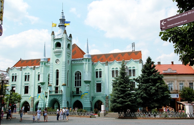 В Мукачеві планують реорганізувати рух транспорту в центрі міста