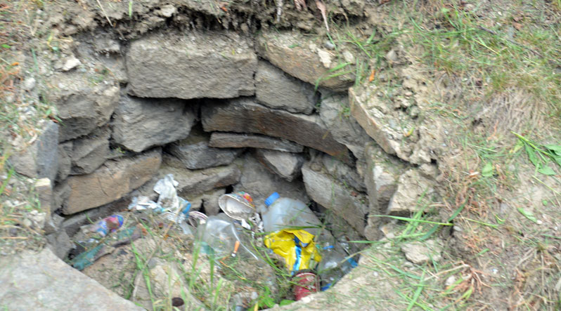 В Ужгороді з'являються нові місця накопичення сміття (ФОТО)
