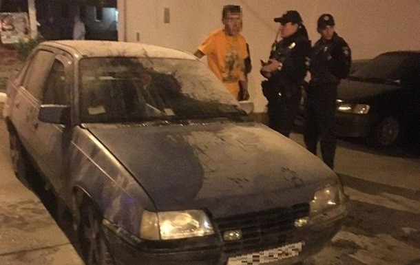 У Вінниці поліцейські погасили палаюче авто і були побиті його господарем