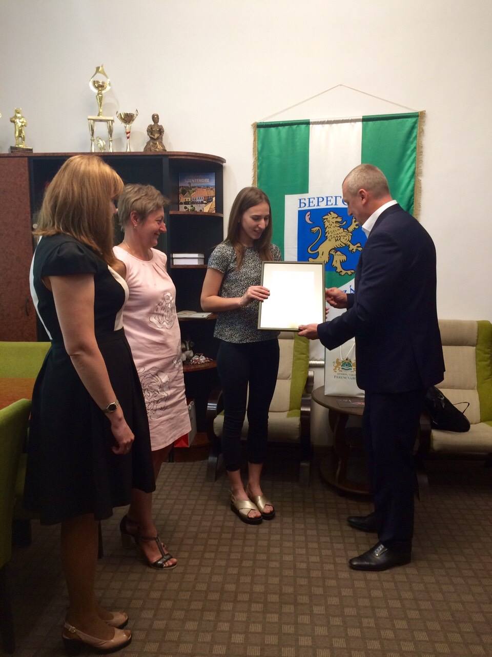 Берегівчанка отримала почесну грамоту в Угорщині