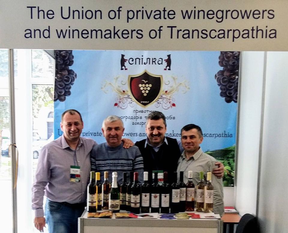 Закарпатські винороби привезли нагороди з міжнародногого конкурсу у Словаччині