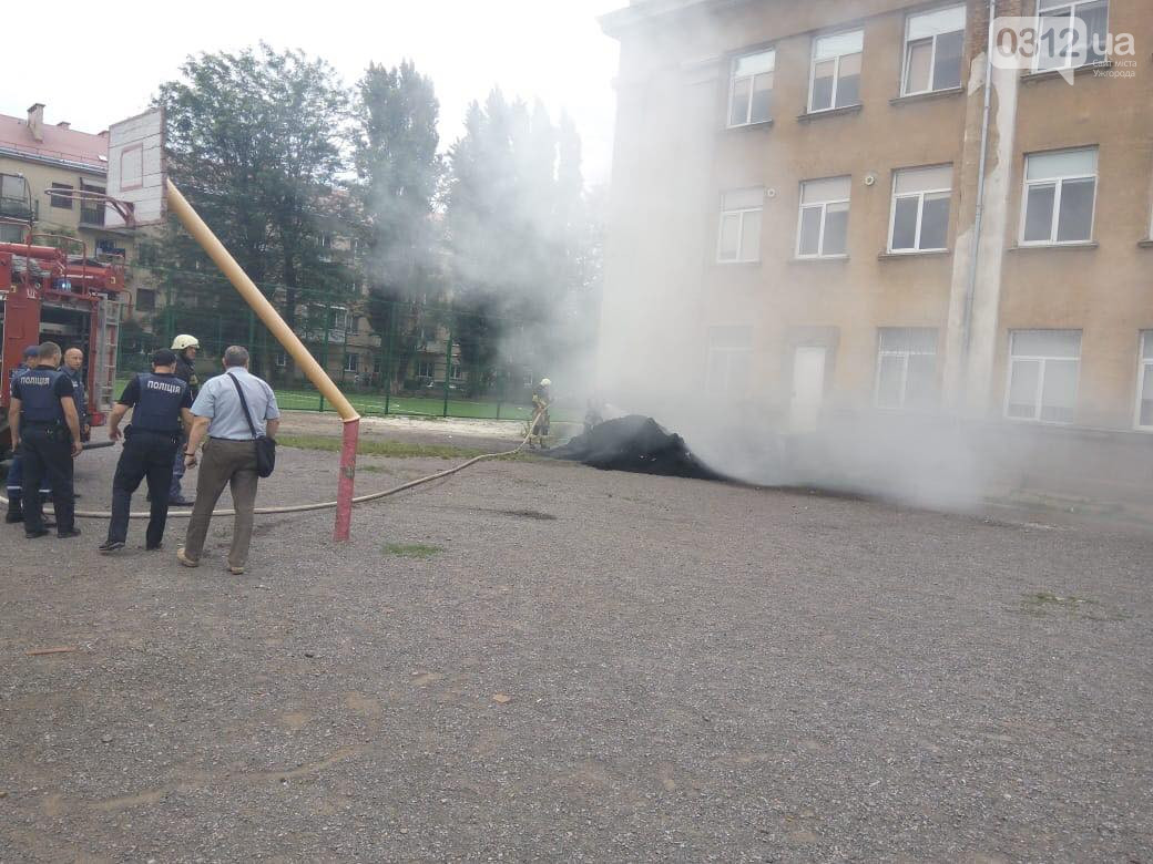 З'явилось відео пожежі в одній з шкіл Ужгорода(ВІДЕО)