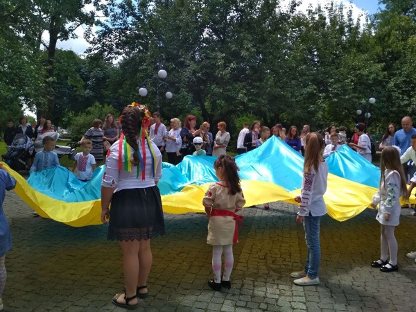 У Виноградові на честь молоді влаштували гучні гуляння (ФОТО, ВІДЕО)