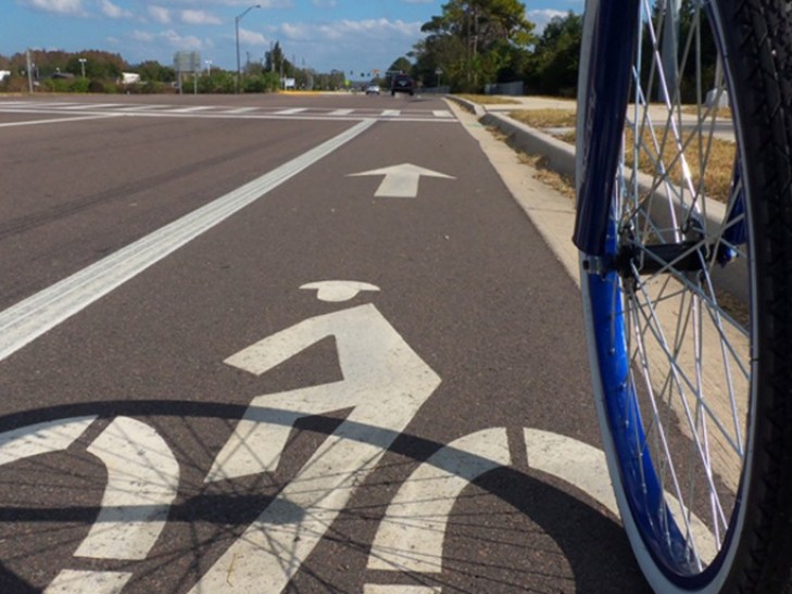 Закарпатські дороги облаштовуватимуть велодоріжками при реконструкції та будівництві