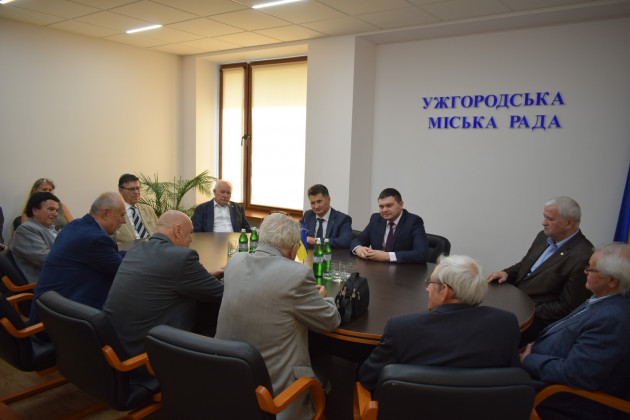 Дипломати-ветерани Словаччини зустрілися з керівництвом Ужгорода