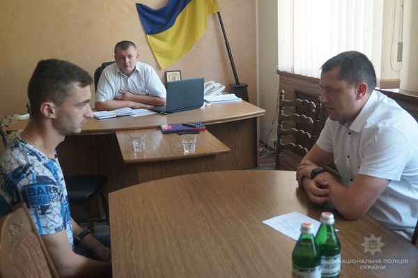Заступник начальника Головного управління Національної поліції в Закарпатській області спілкувався з іршавчанами
