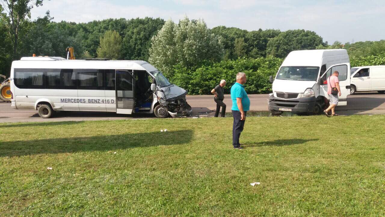 Поліція розповіла деталі ДТП із автобусом з дітьми в Мукачеві - їхали з Рахова на екскурсію