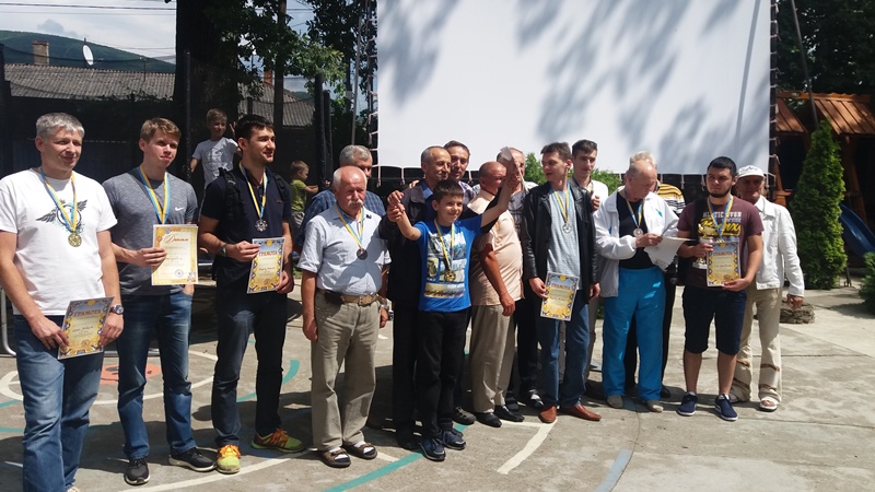 Командний чемпіонат Закарпаття з шахів пройшов у Виноградові (ВІДЕО)