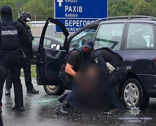 Погоня і стрілянина: спецоперацією по затриманню наркоділків у Мукачеві керувала Військова прокуратура Західного регіону (ФОТО)