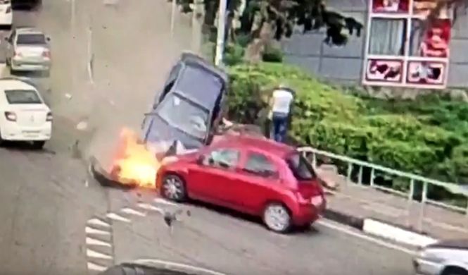 Смертельна ДТП в Сочі: автомобіль на швидкості вилетів на тротуар і збив шістьох людей - відео