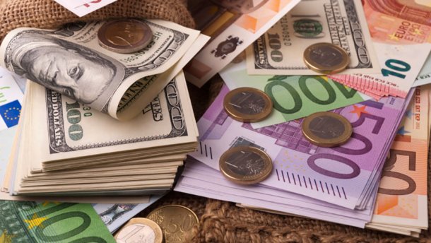 Курс валют 27 липня: долар та євро підскочили на готівковому ринку, гривня котиться вниз