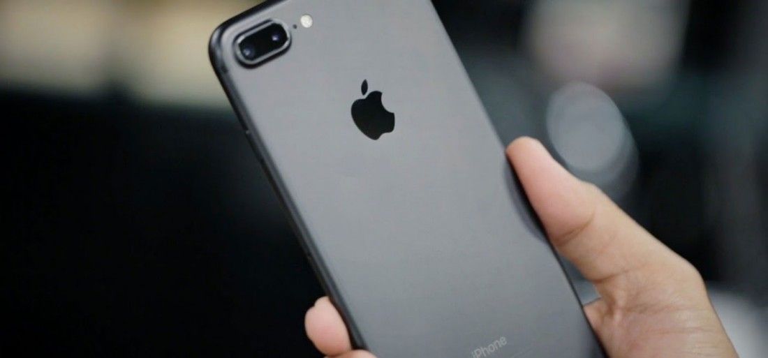 Вчені розповіли, як iPhone впливає на ставлення до вас