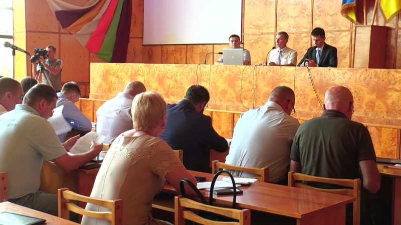 З 29 питань, висунутих на сесії Хустської райради, депутати розглянули 16 (ВІДЕО)