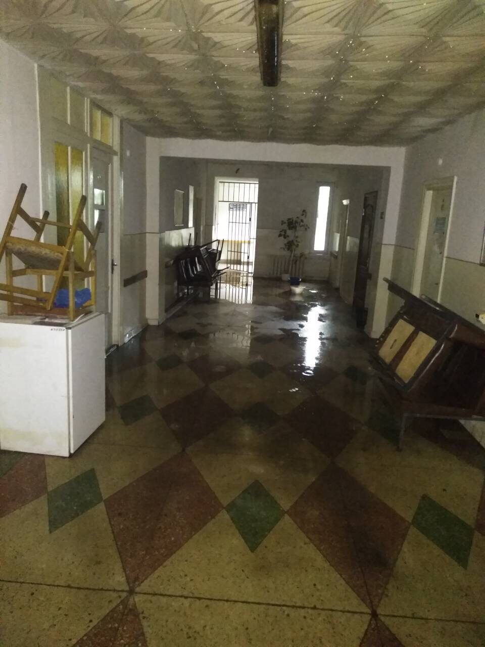 Ужгородська районна лікарня потопає (ВІДЕО)
