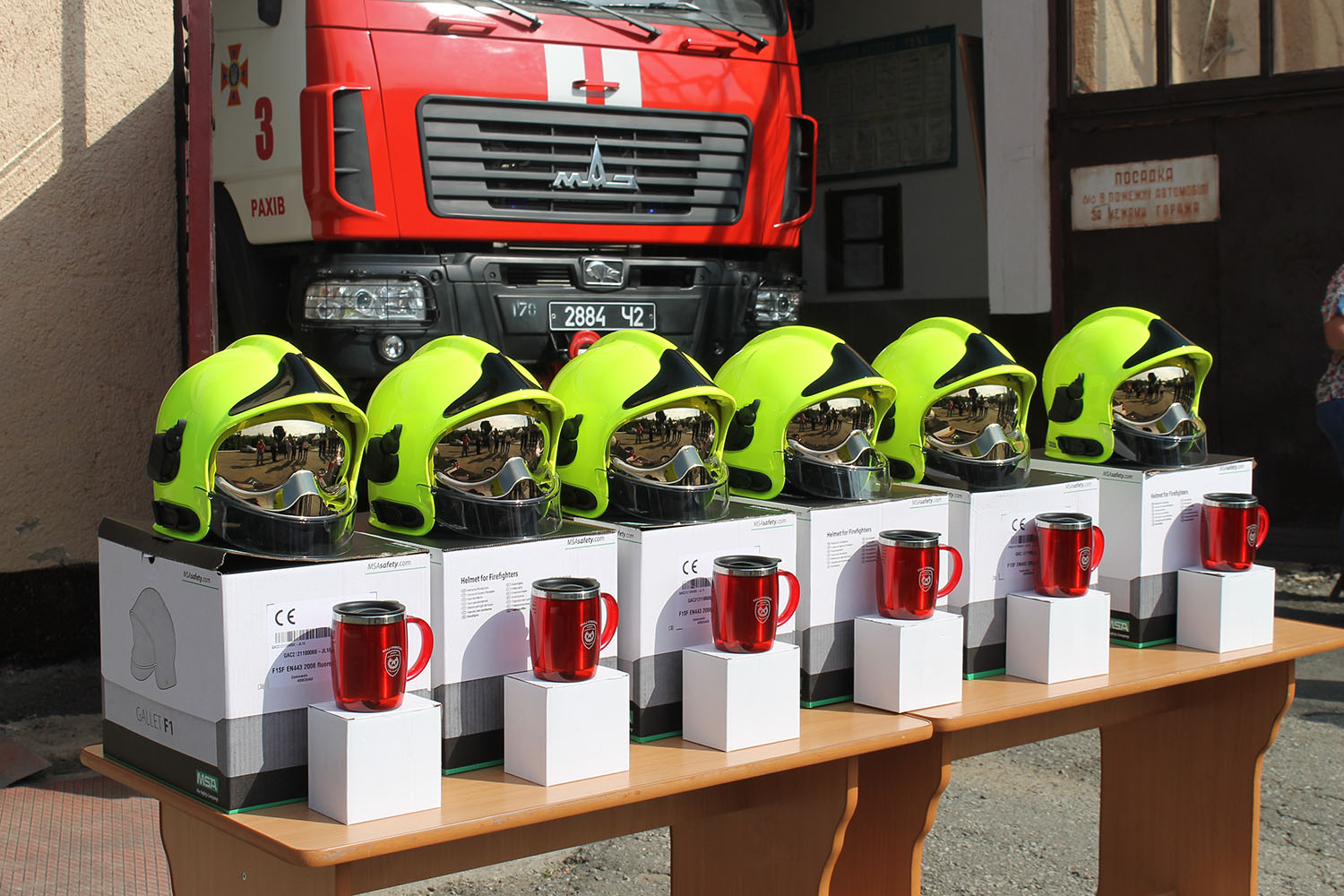 Рахівські пожежники отримали подарунки від чеських колег (ФОТО)