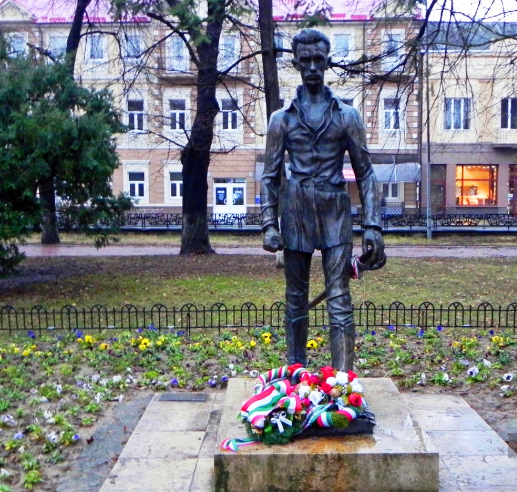 Як пам’ятник Шандору Петефі з’явився в Ужгороді? (ФОТО)