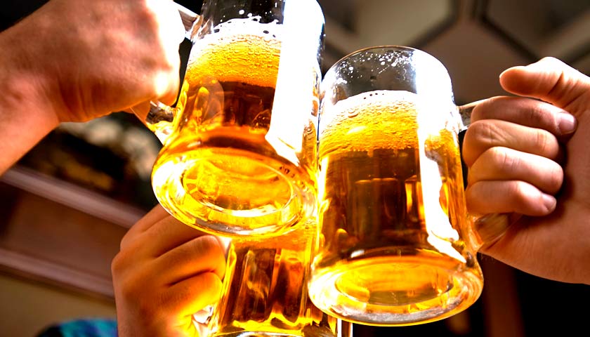Вчені назвали несподівану властивість пива та вина для чоловіків