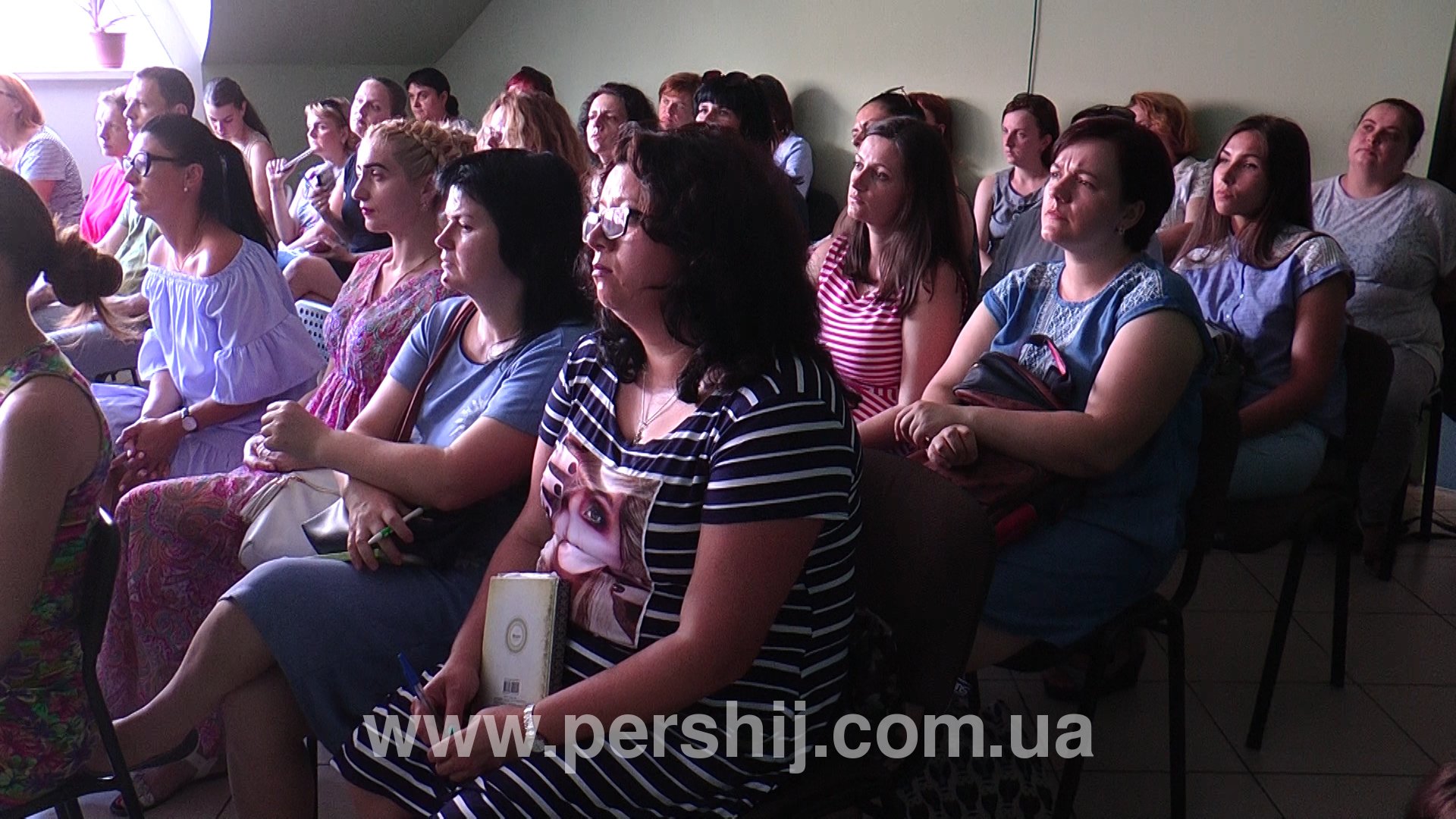 Лекція про «ДІТЕЙ ДОЩУ» зібрала в Ужгороді повну залу слухачів (ВІДЕО)
