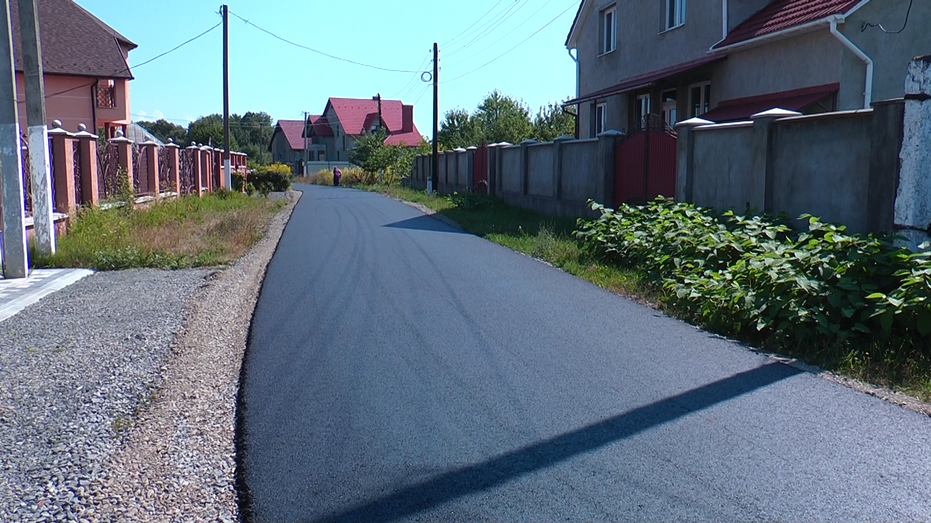 У селі Павшино на Мукачівщині з'явилась свіжоспечена дорога (ВІДЕО)