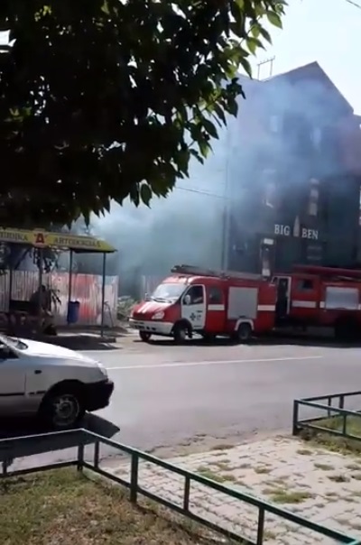 У Мукачеві біля "BIG BEN" сталася пожежа (ВІДЕО)