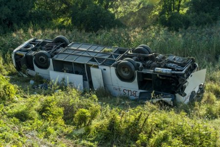 Трагедія в Угорщині: з дороги вилетів автобус із закарпатцями (ФОТО)