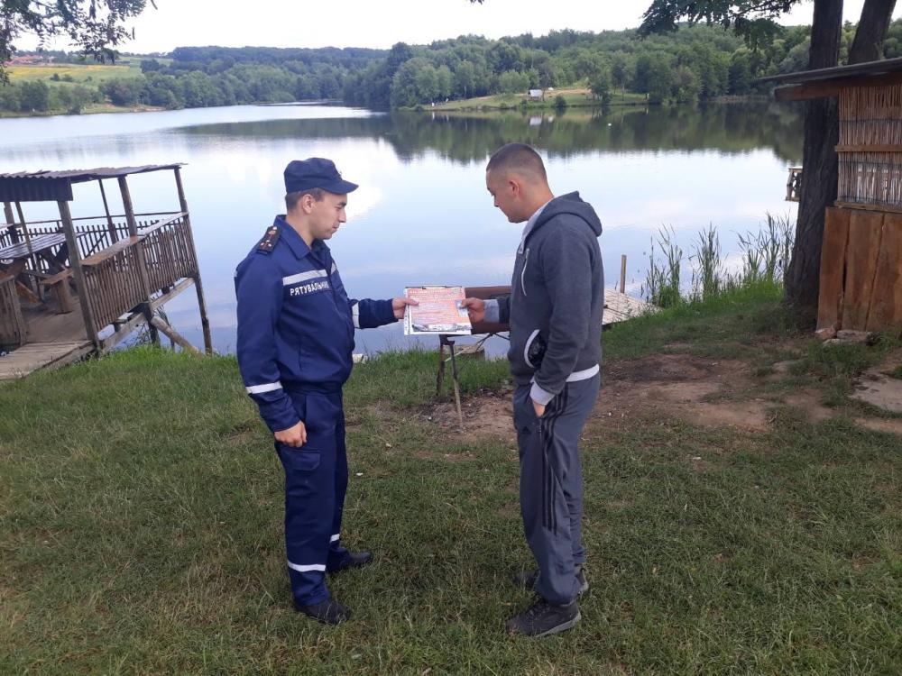 Ужгородські рятувальники інспектували набережну річки Уж