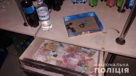 У Мукачеві поліцейські оперативно розкрили розбійний напад на продавця