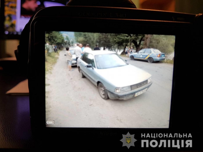 На Рахівщині машину викрали серед білого дня з незачиненого гаража місцевого жителя