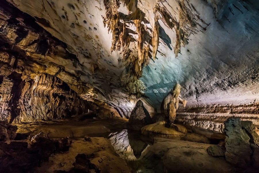 Спелеотуризм на Закарпатті: ТОП-5 печер Срібної землі, які варто побачити