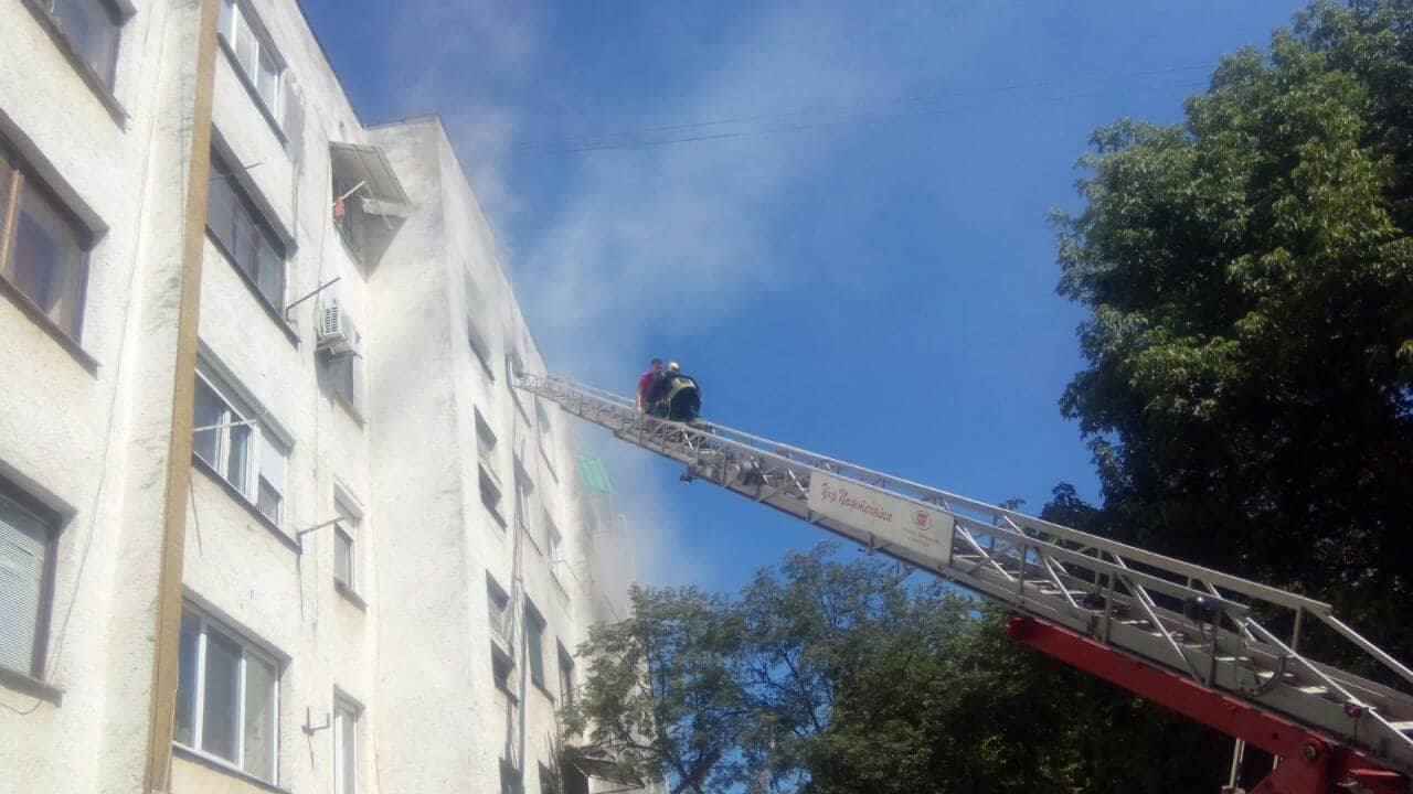 Під час пожежі в Ужгороді врятовано чотирьох людей