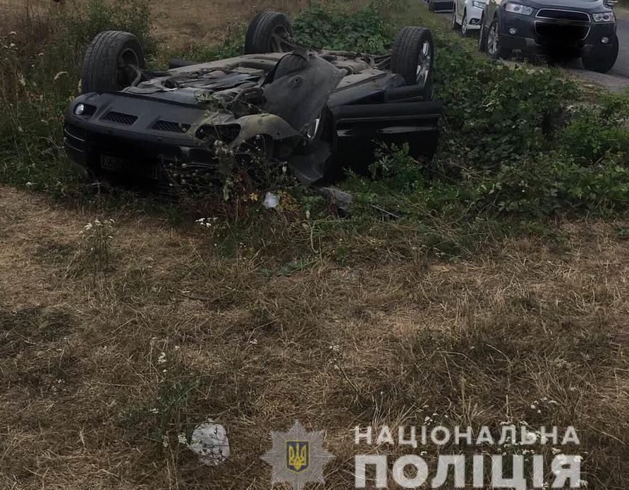 Моторошна аварія на Виноградівщині: позашляховик перекинувся на дах (ФОТО)