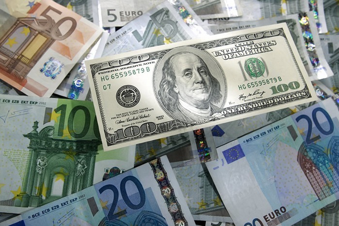 Курс валют 14 серпня: євро втрачає, а долар невпинно росте на готівковому ринку