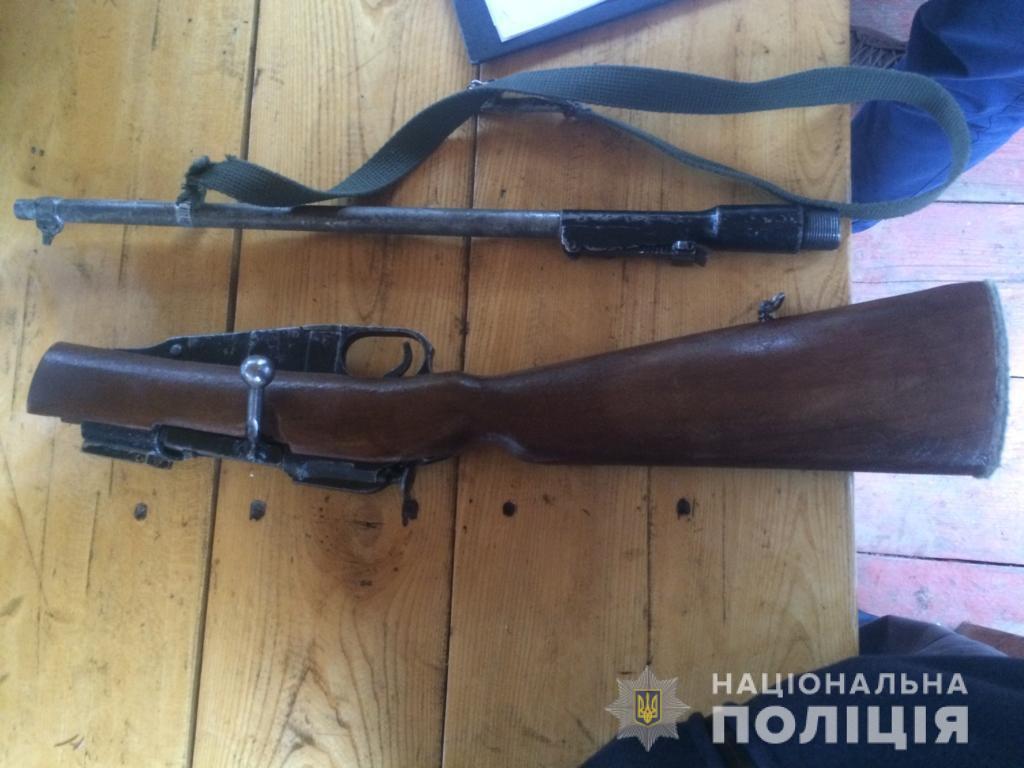 На Закарпатті в жителя Тячівщини вилучили вогнепальну зброю (ФОТО)