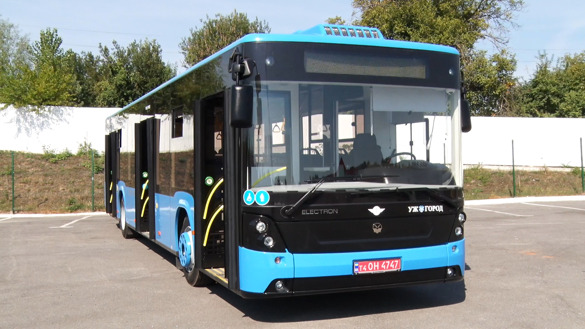 Вже незабаром Ужгородом курсуватимуть сучасні великогабаритні автобуси (ВІДЕО)
