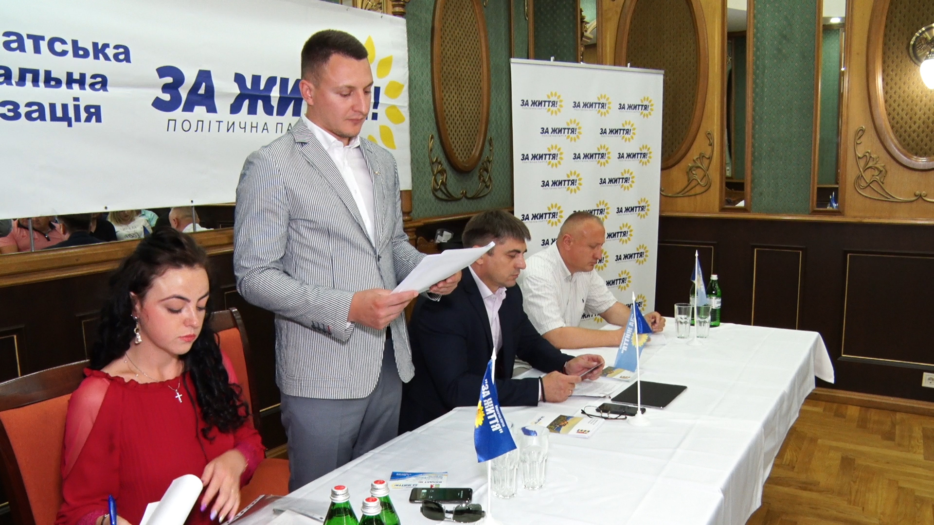 Іван Чубирко вітає з днем народження голову Ужгородської районної організації ПП «За життя» Артура Северенчука