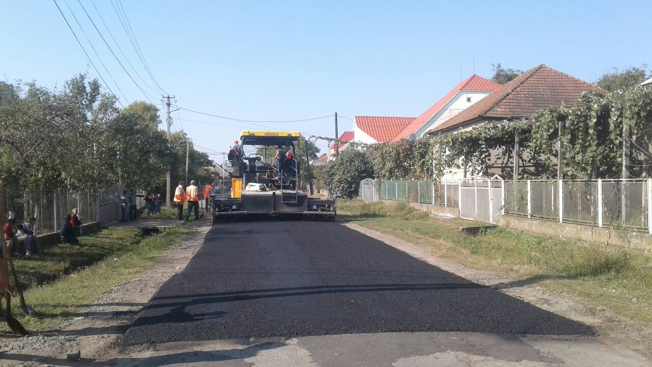 Триває капітальний ремонт дороги в селі Лоза на Іршавщині (ФОТО)